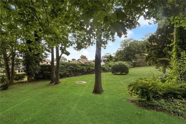 428 Gibbs Avenue 4, Newport, RI 02840
