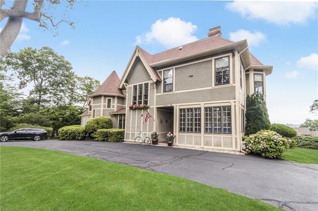 428 Gibbs Avenue 4, Newport, RI 02840