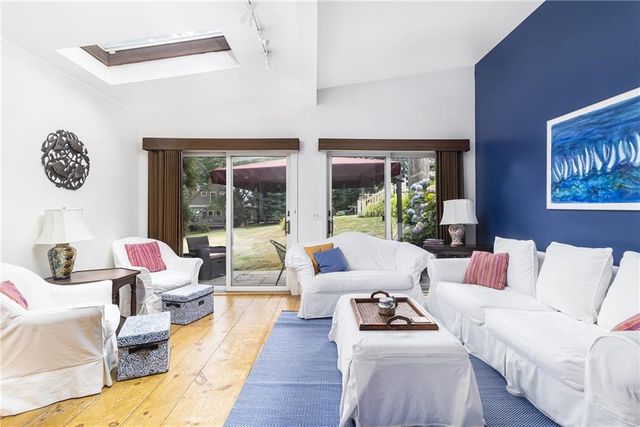 428 Gibbs Avenue 4, Newport, RI 02840