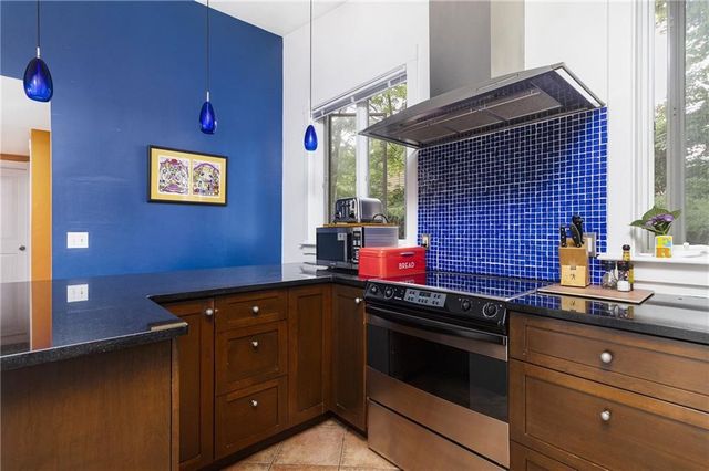 428 Gibbs Avenue 4, Newport, RI 02840