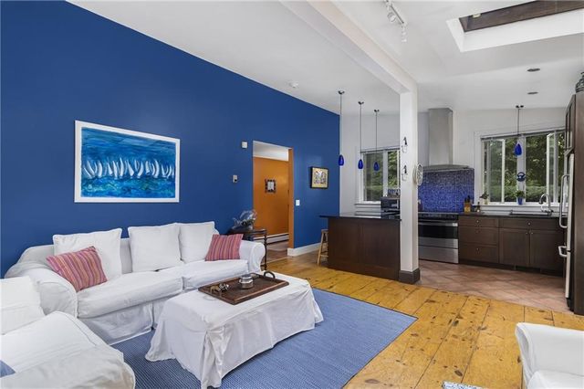 428 Gibbs Avenue 4, Newport, RI 02840