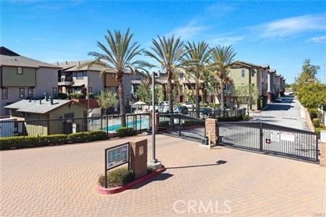 713 S Azusa A, Azusa, CA 91702