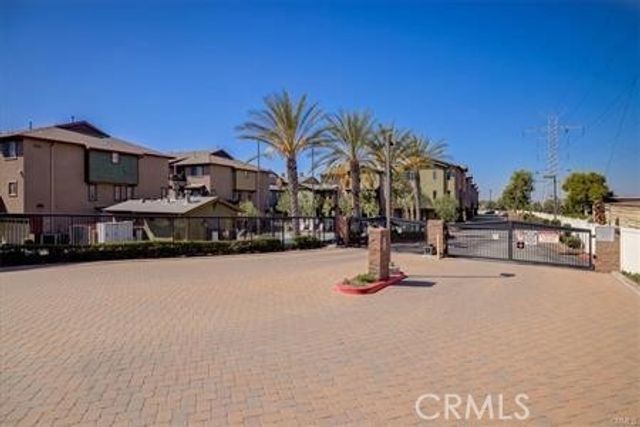 713 S Azusa A, Azusa, CA 91702