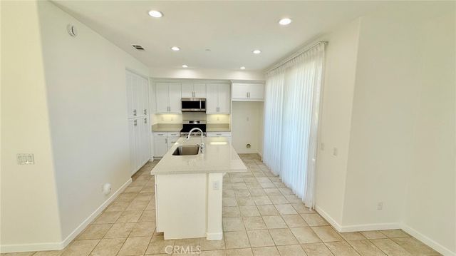 713 S Azusa A, Azusa, CA 91702