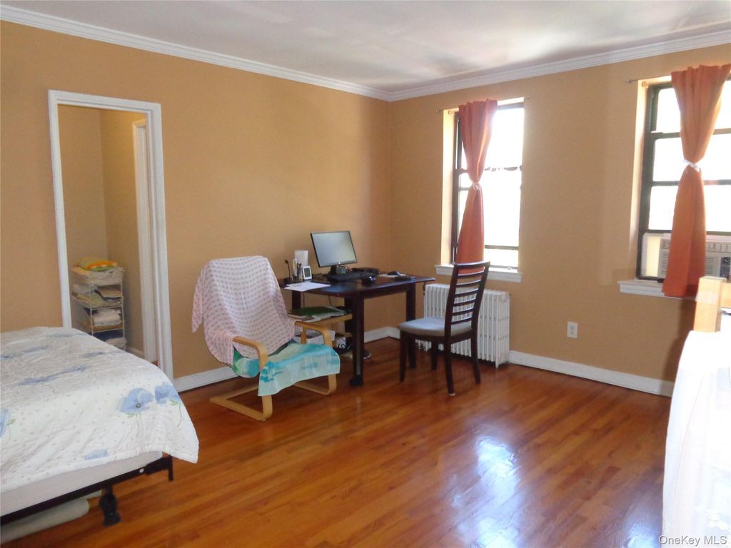215-40 47 3B, Bayside, NY 11361 — exterior