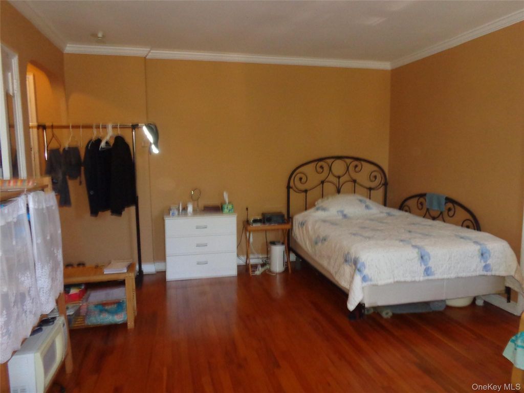 215-40 47 3B, Bayside, NY 11361 — photo 4