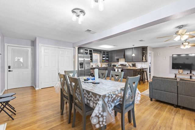 327 Nob Hill Lane, Seven Points, TX 75143