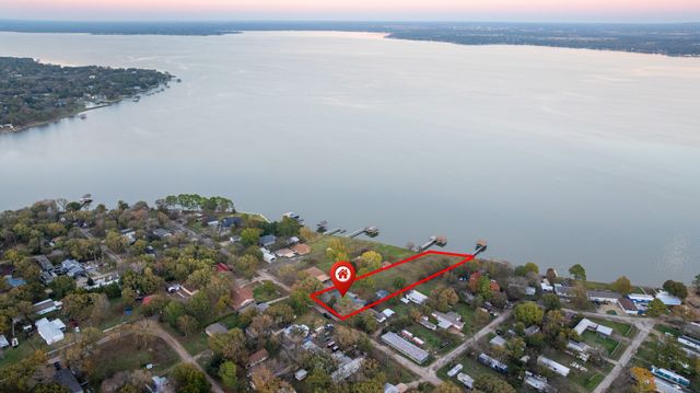 327 Nob Hill Lane, Seven Points, TX 75143