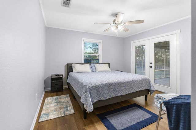 327 Nob Hill Lane, Seven Points, TX 75143