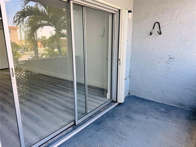 6095 W 18th Avenue S219, Hialeah, FL 33012