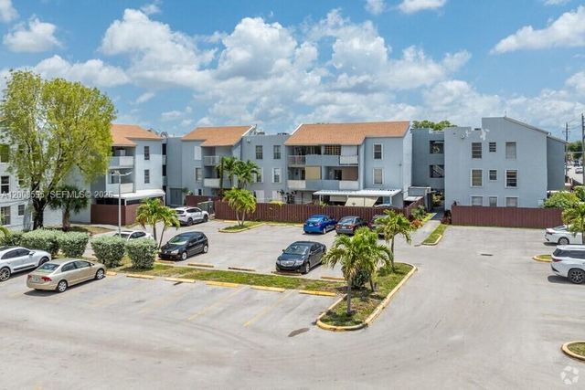 6095 W 18th Avenue S219, Hialeah, FL 33012