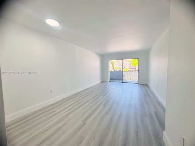 6095 W 18th Avenue S219, Hialeah, FL 33012