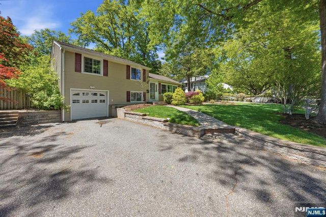 12 Willis Drive, Closter, NJ 07624