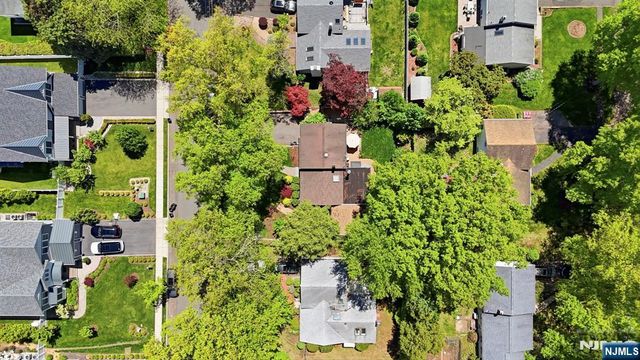 12 Willis Drive, Closter, NJ 07624