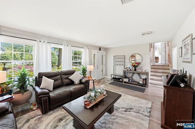 12 Willis Drive, Closter, NJ 07624