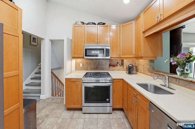 12 Willis Drive, Closter, NJ 07624