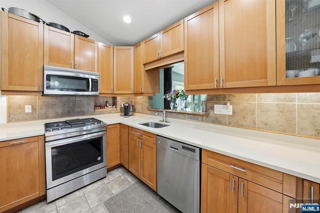 12 Willis Drive, Closter, NJ 07624