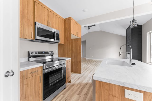 1006 W Pebblebrooke Drive, Ozark, MO 65721