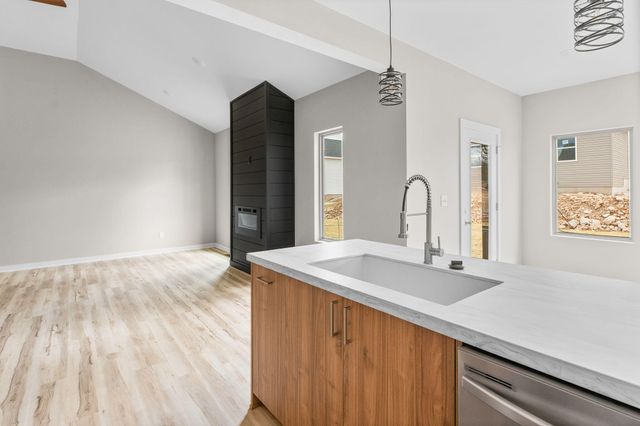 1006 W Pebblebrooke Drive, Ozark, MO 65721