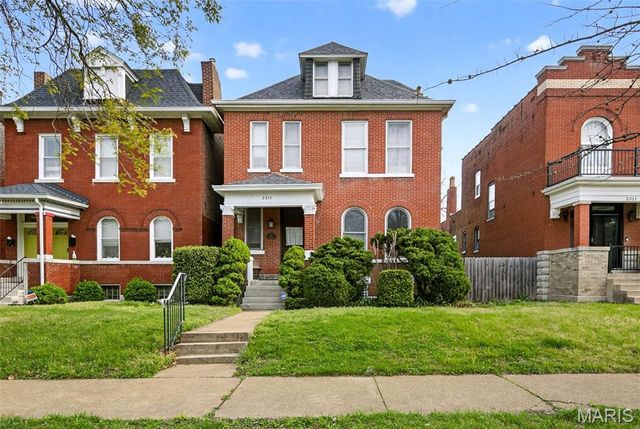 2315 Russell Boulevard, St Louis, MO 63104
