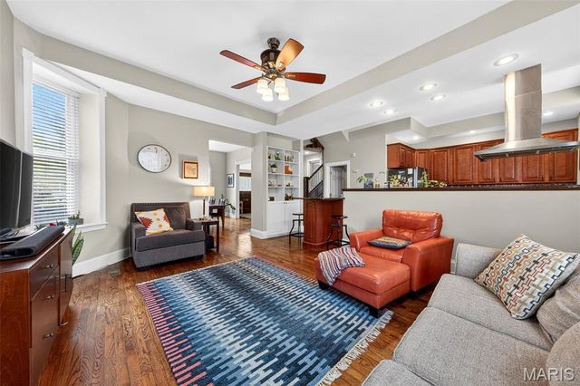 2315 Russell Boulevard, St Louis, MO 63104