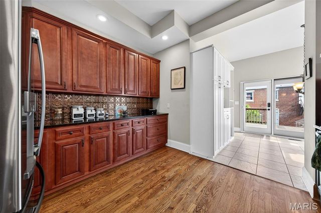 2315 Russell Boulevard, St Louis, MO 63104