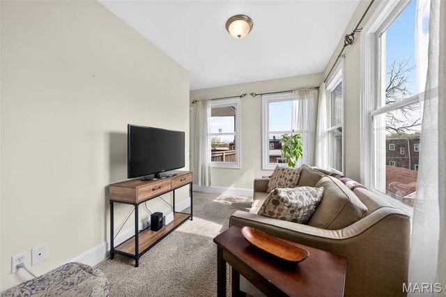 2315 Russell Boulevard, St Louis, MO 63104