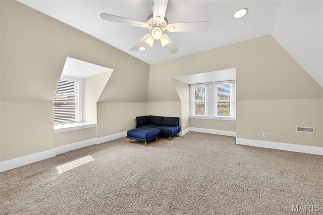 2315 Russell Boulevard, St Louis, MO 63104