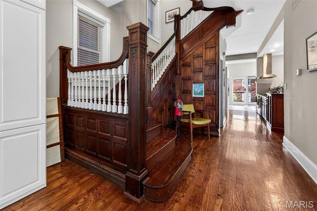 2315 Russell Boulevard, St Louis, MO 63104