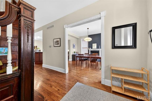 2315 Russell Boulevard, St Louis, MO 63104