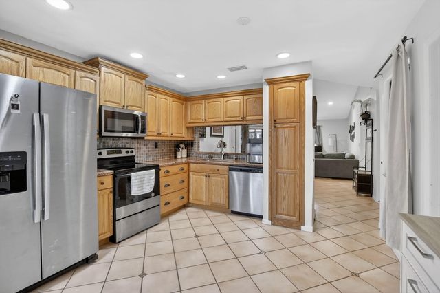 8841 W Sunrise Boulevard, Plantation, FL 33322