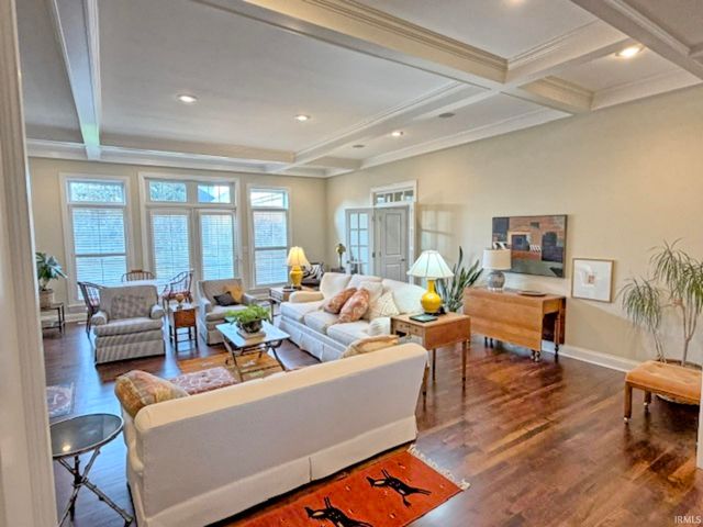 8955 Willowbend Drive, Newburgh, IN 47630