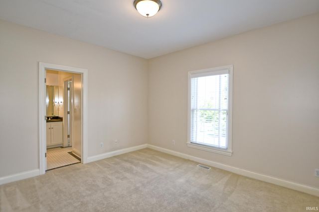 8955 Willowbend Drive, Newburgh, IN 47630