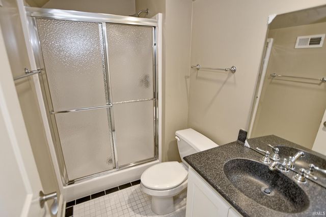 8955 Willowbend Drive, Newburgh, IN 47630