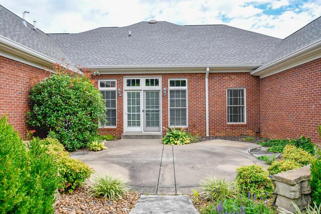 8955 Willowbend Drive, Newburgh, IN 47630