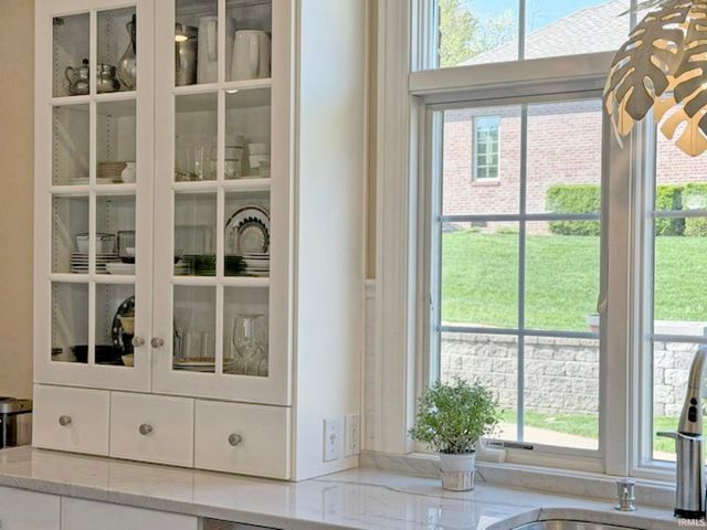 8955 Willowbend Drive, Newburgh, IN 47630