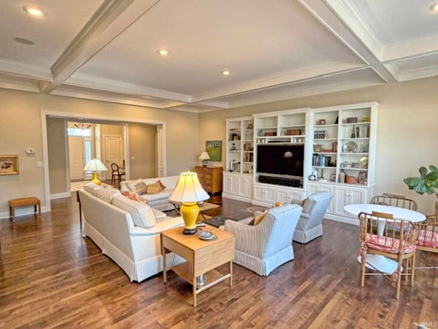 8955 Willowbend Drive, Newburgh, IN 47630