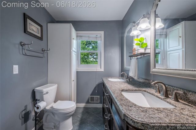 9991 Marshall Road, Green Oak Township, MI 48178