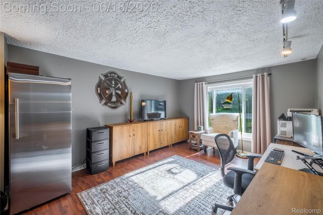 9991 Marshall Road, Green Oak Township, MI 48178
