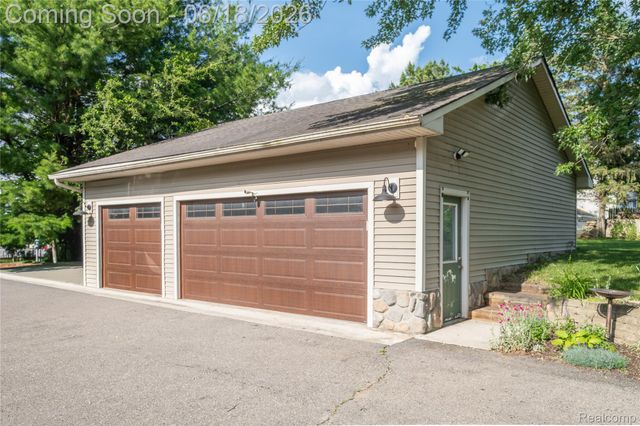 9991 Marshall Road, Green Oak Township, MI 48178