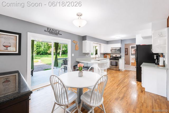 9991 Marshall Road, Green Oak Township, MI 48178