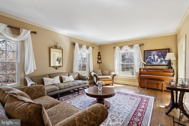 7 FOX RUN RD, Pennington, NJ 08534