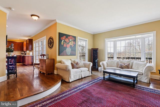 7 FOX RUN RD, Pennington, NJ 08534