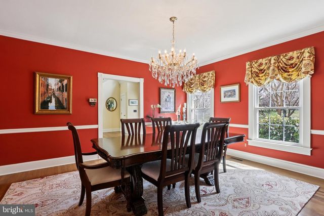 7 FOX RUN RD, Pennington, NJ 08534