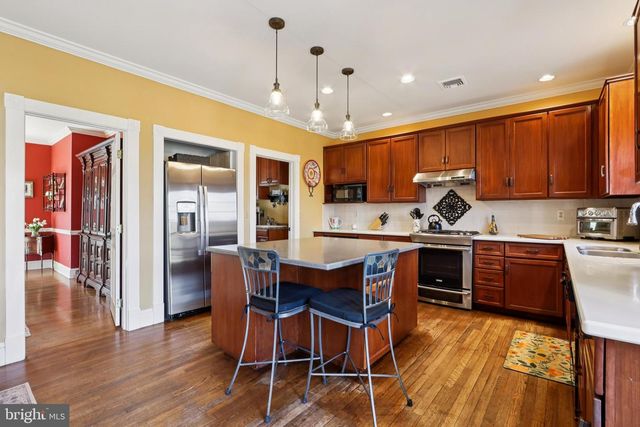 7 FOX RUN RD, Pennington, NJ 08534