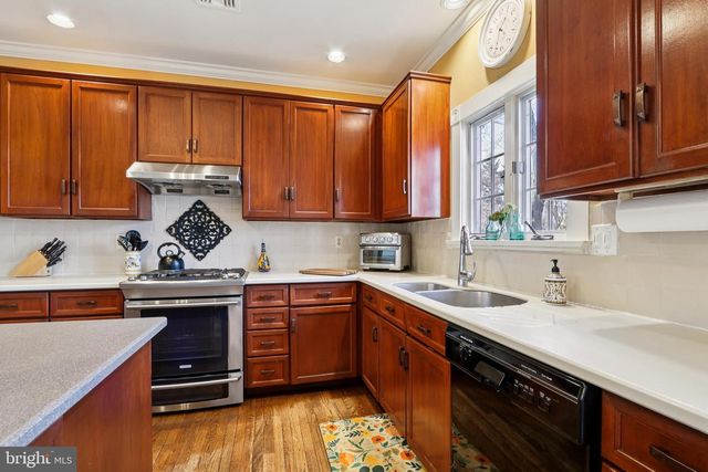 7 FOX RUN RD, Pennington, NJ 08534