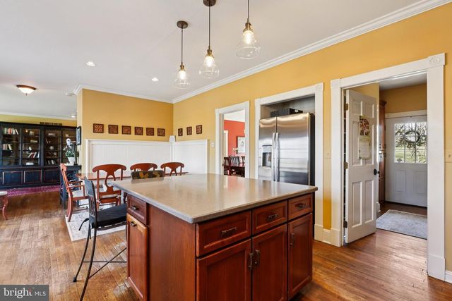 7 FOX RUN RD, Pennington, NJ 08534