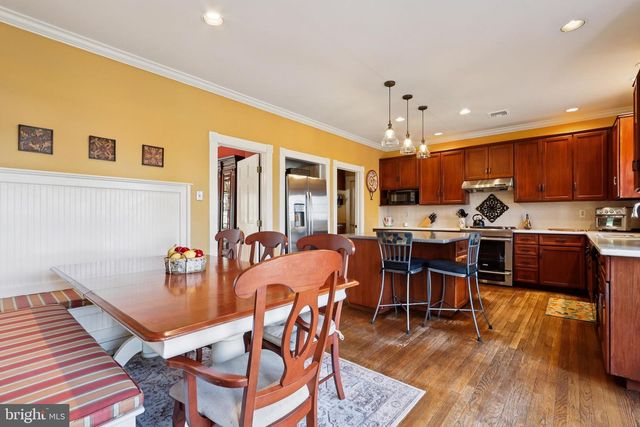 7 FOX RUN RD, Pennington, NJ 08534