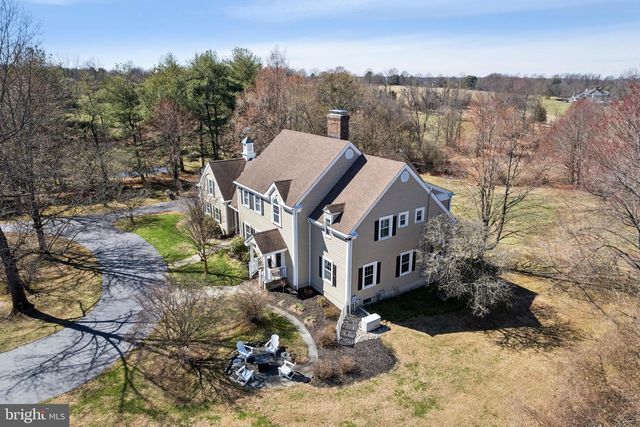 7 FOX RUN RD, Pennington, NJ 08534