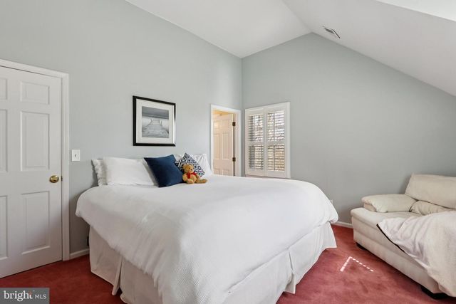 7 FOX RUN RD, Pennington, NJ 08534